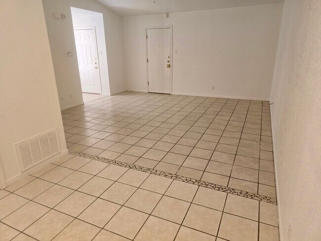 Photo - 1602 Van Zanten Dr Unit B