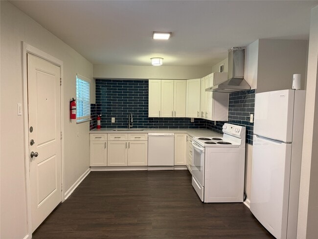 Building Photo - 1824 Thonig Rd Unit 6 Rental