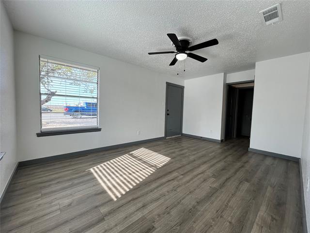 Photo - 2526 Louise St