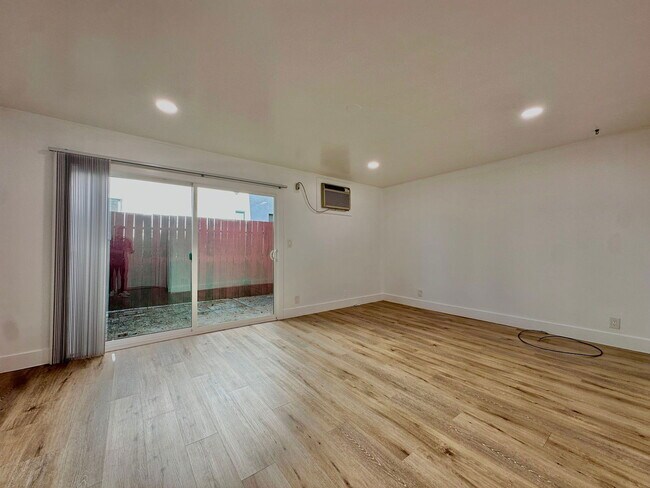 Photo - 932 Maltman Ave Unidad 7