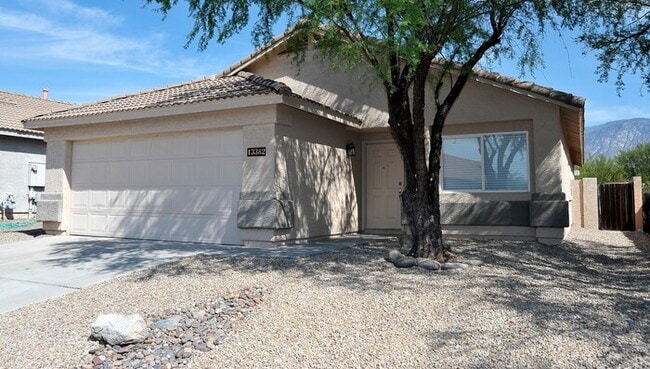 Photo - All tile 4 bedroom home in Oro Valley!