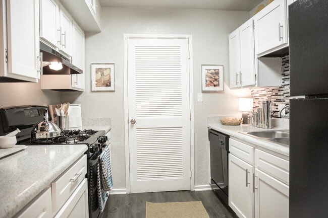 Photo - Spring Lake Apartments