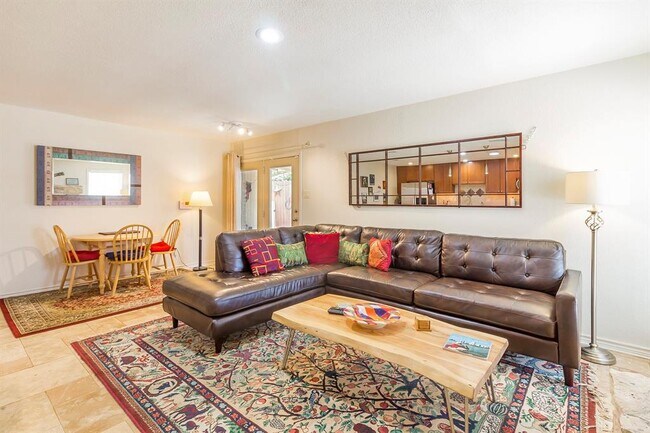 Photo - 2011 Meadowridge Dr