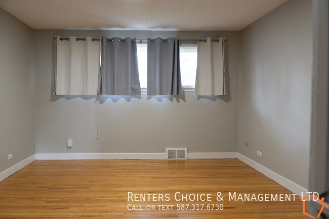 Photo - 3 Bedroom Main Floor Utilities Included