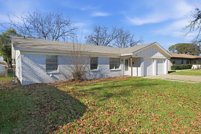 2721 Ash Park Dr