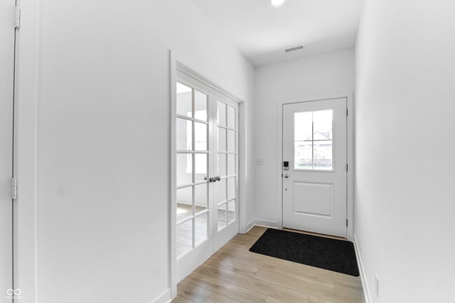 Photo - 422 Eisenhower St