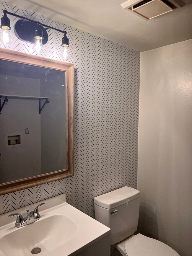 Photo - 7616 Mt Hood