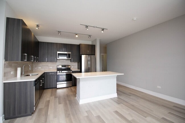 Photo - 1554 N Talman Ave Unit 602