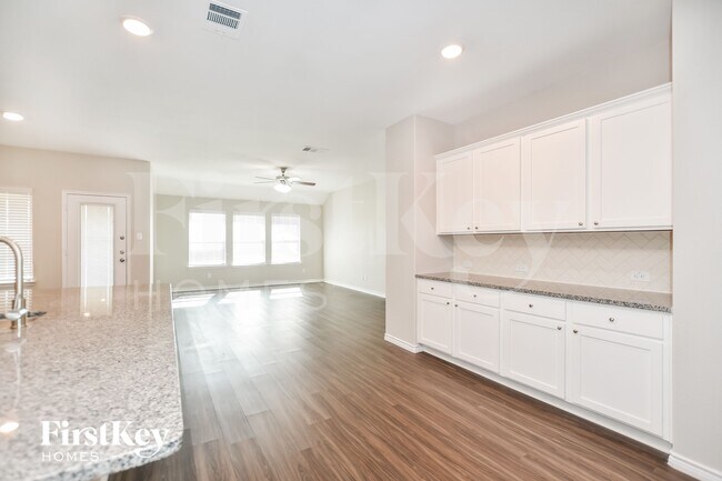 Photo - 808 Fredericktown Rd