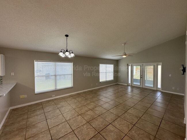 Photo - 13701 Meadowpark Ave