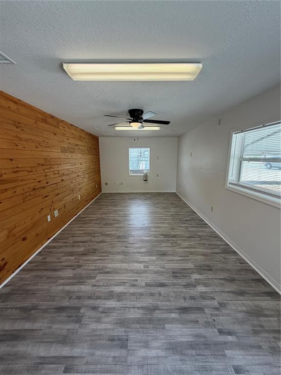Building Photo - 306 N Iona Ave