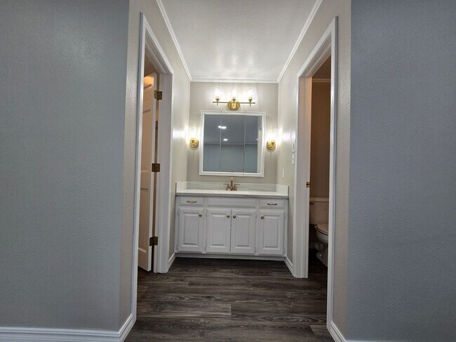 Photo - 3 Bedroom 2 Bath home in Shawnee!