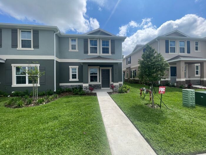 Beautiful 3 Bedroom 2.5 Bathroom Townhome in Windrose