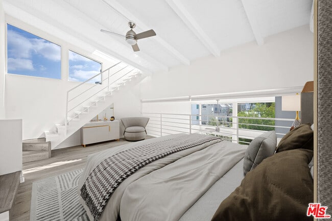 Photo - 29 Yawl St Unit B