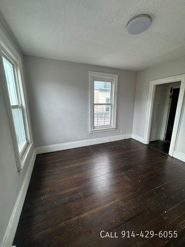 Building Photo - 125 W Sidney Ave Unit 5 Rental