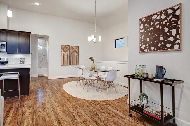 Photo - 2926 Alice St