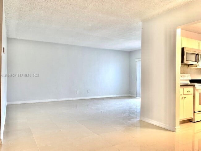 Photo - 2491 SW 82nd Ave Unidad 106
