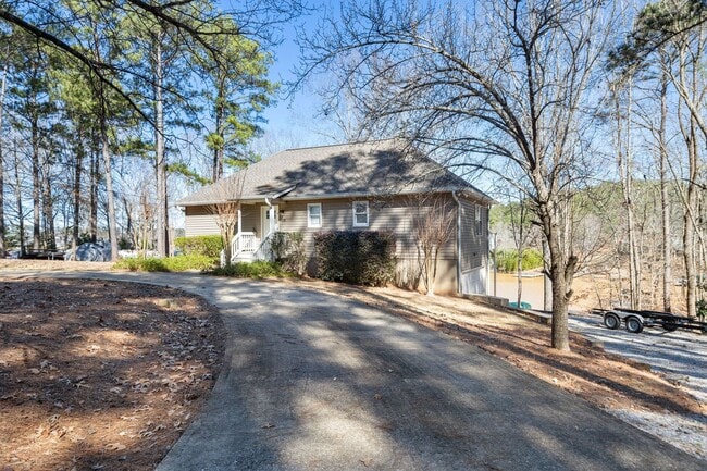 Photo - Lakefront Oconee Home