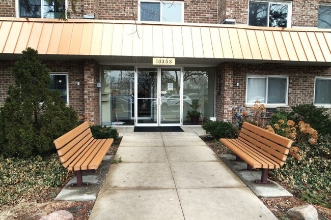 Photo - 10353 Dearlove Rd Unit 5E