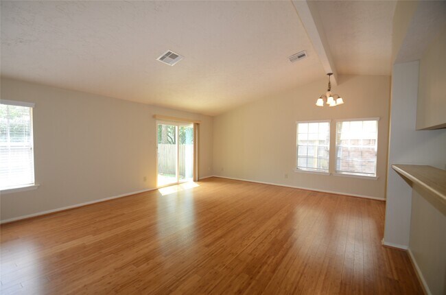 Photo - 56 Fallshire Dr