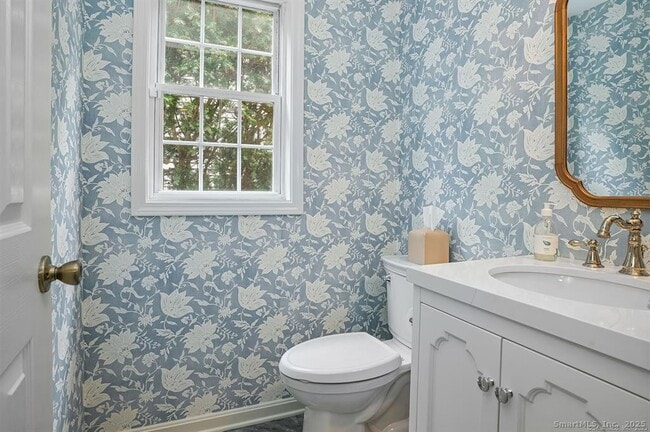 Photo - 121 Howard St