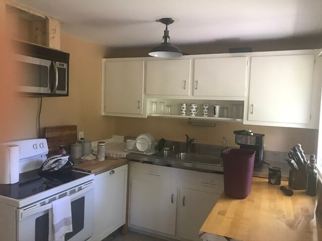 Building Photo - 6 Eliot Rd Unit 6