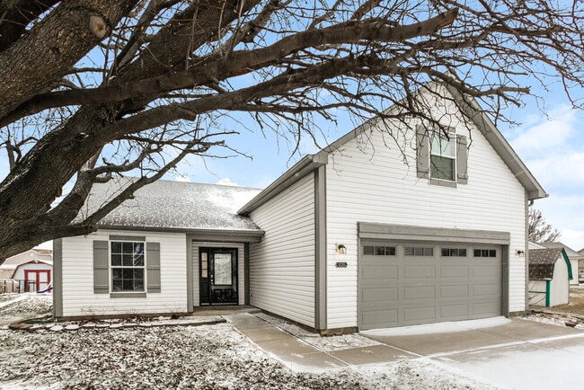 Photo - 1120 Central Park Blvd N