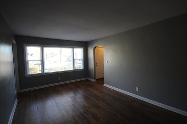 305 N Moore Rd