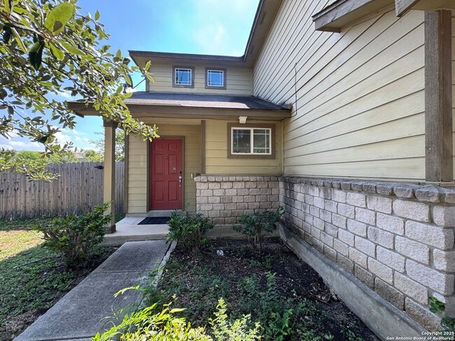 Photo - 5702 Canterbury Run