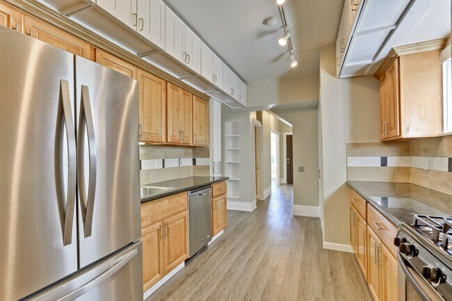 Photo - 1425 Walnut St Unit Lower