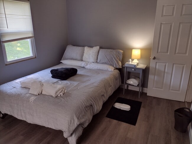 Photo - 8837 Bobb Ave