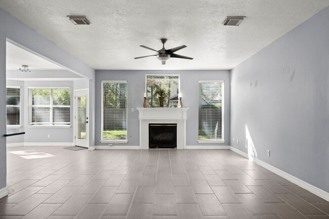 Photo - 47 N Winterport Cir