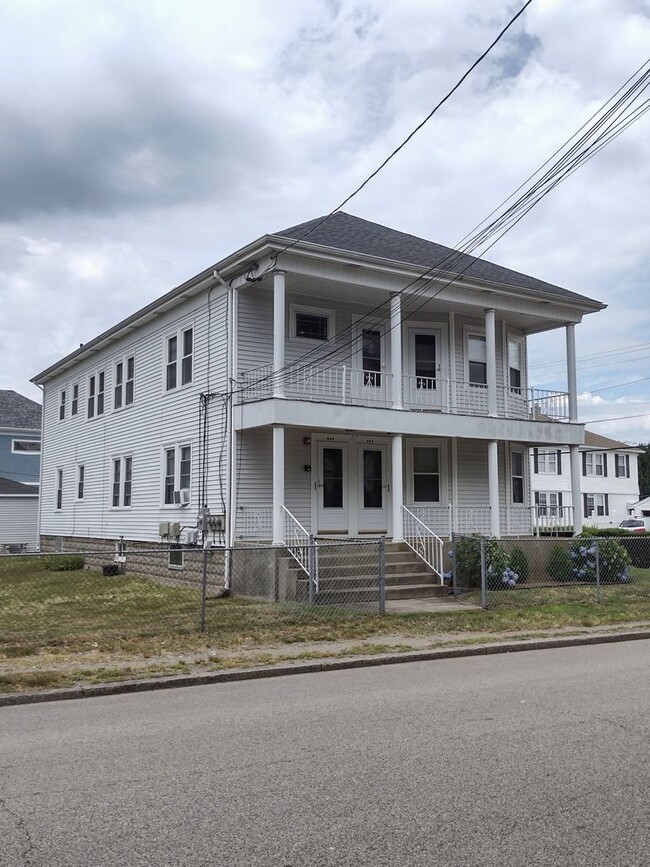 Building Photo - Pawtucket/Darlington – Large Two Bed - $1,450