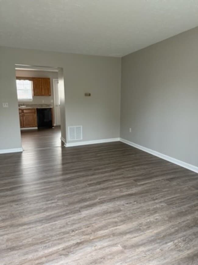 Photo - 211 Aqueduct Dr Unit B