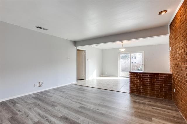 Photo - 823 Wisteria Way