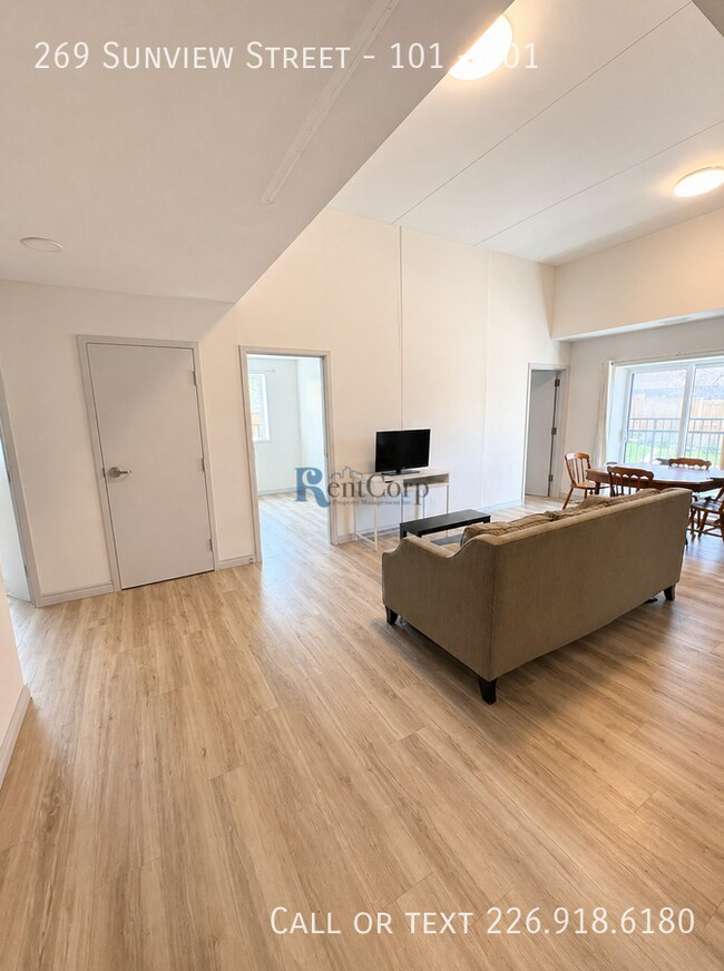 Photo - 269 Sunview St