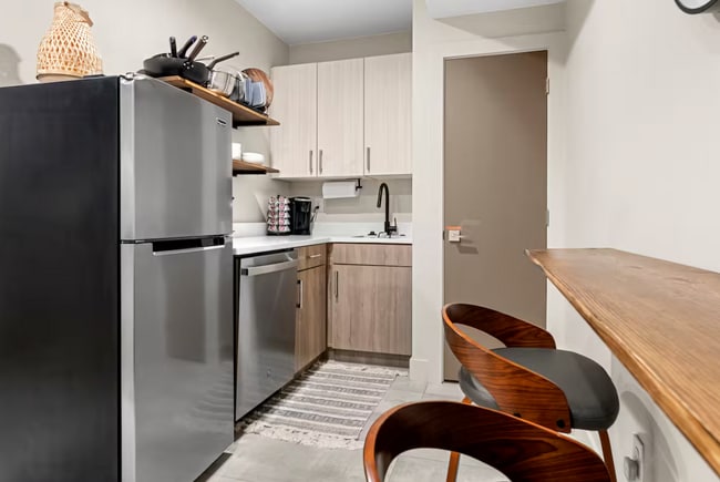 Photo - 1348 Zenobia St