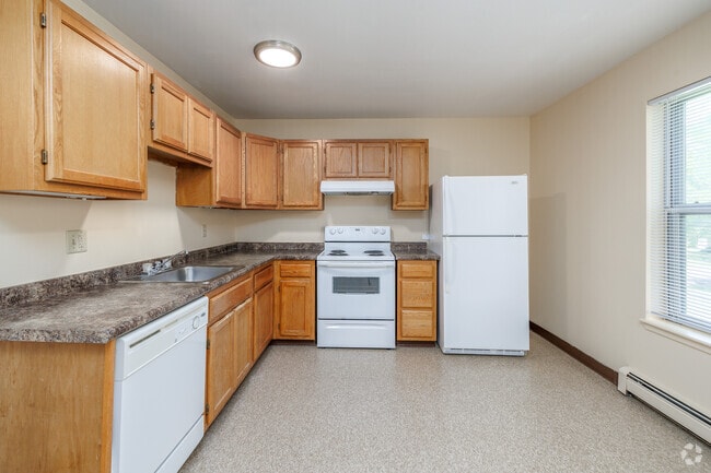 2BR, 1BA - 1,055SF - Kitchen