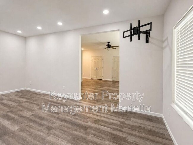 Photo - 101 Honeydew Ln