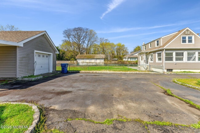 Photo - 358 Beecroft Pl
