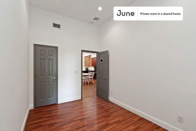 Photo - Room in Shared 4 bed/1 bath home Unidad A