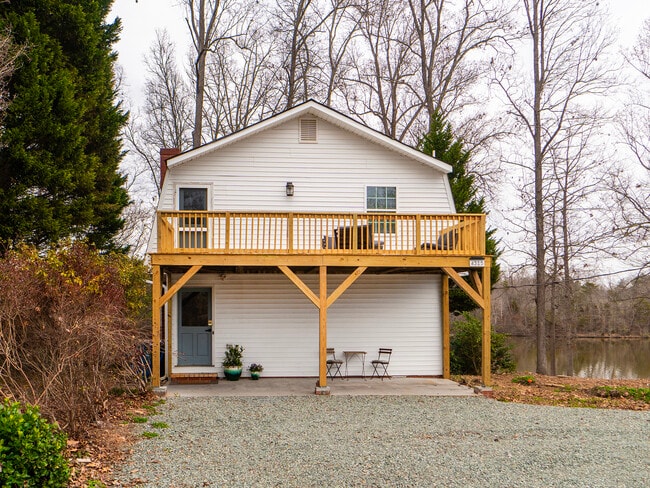 Building Photo - 4315 Hickory Nut Pt Rental