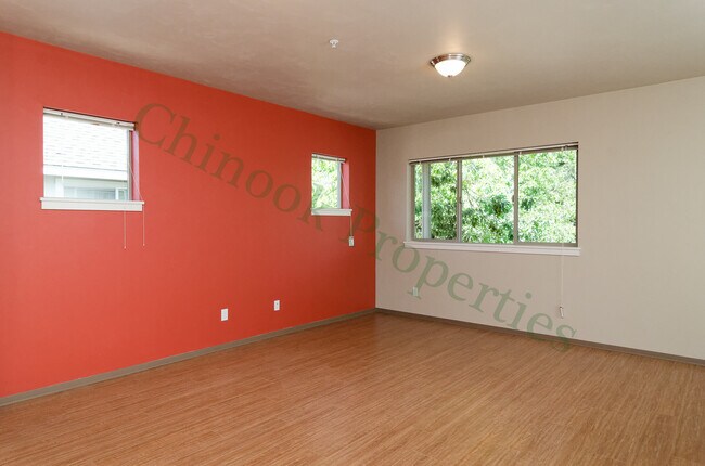 Photo - Close to campus on 14th & Patterson Unit 585 E 14th Ave #4