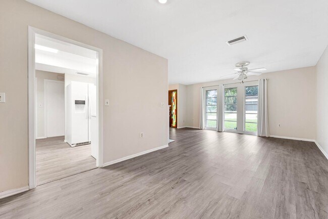 Photo - Welcome to Nature's Paradise!