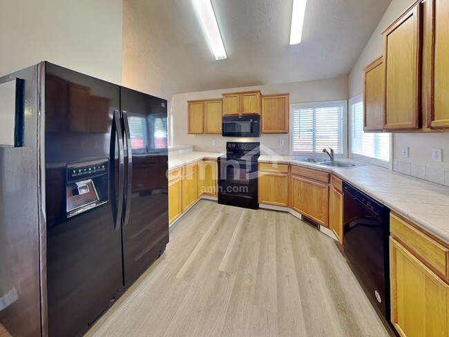 Photo - 5100 W Ravenscroft St
