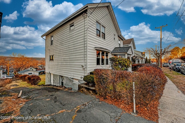 Photo - 814 S Webster Ave