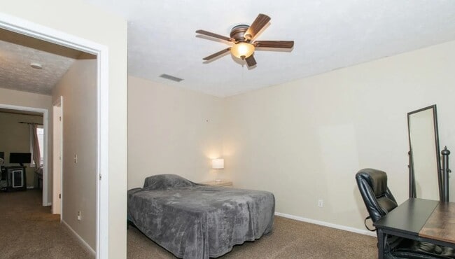 Photo - 1709 Rockingham Dr Unit C