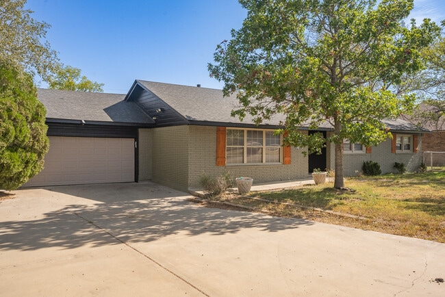 Photo - 403 Palo Duro Dr