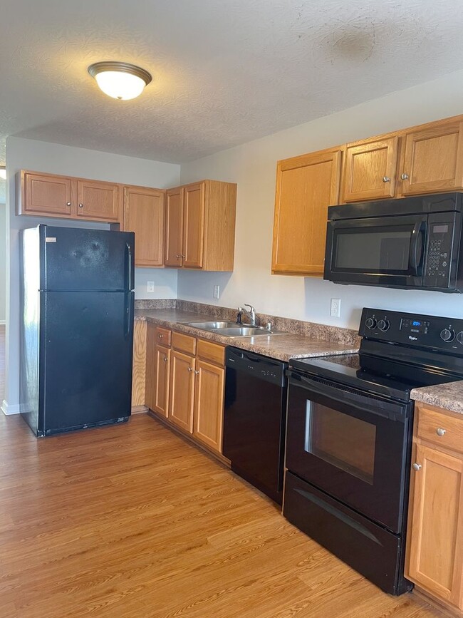 Photo - HALF OFF ONE MONTH AT UPPER STONE! Unit 406C