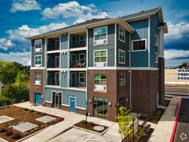 Building Photo - Rosewood Station Rental